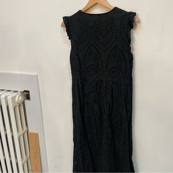 Chic Black Button-Down Maxi Dress - Picture 5 of 7